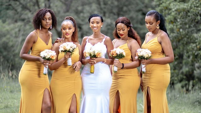 Sukienki na wesele – co warto założyć na tę uroczystość?